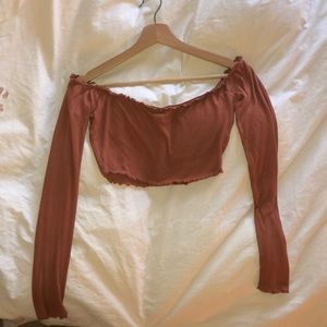 Cute off the shoulder ruffled top!!